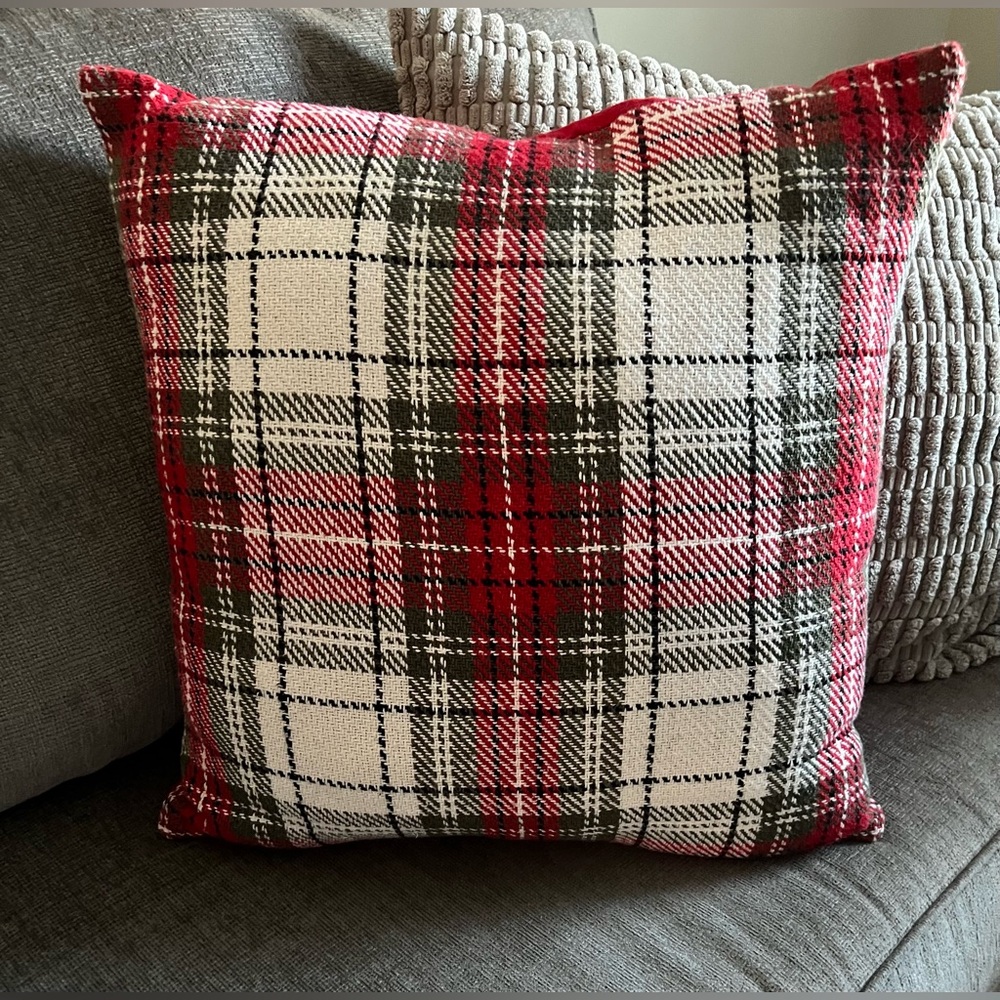SET OF 7 Hobby Lobby Red Plaid Christmas pillows